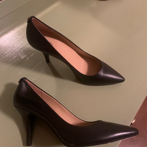 Shoes (Size 10) heels and a thigh high boot - Picture 3 of 6